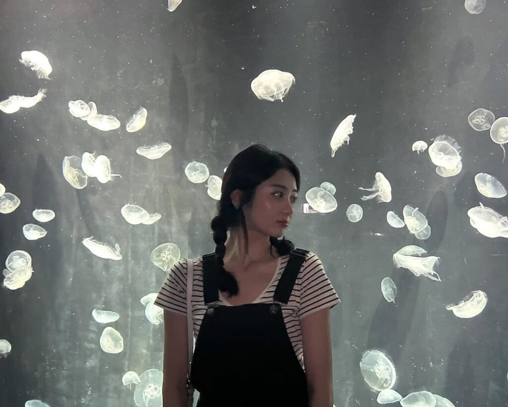 its a jellyfish world and im just living in it (1)