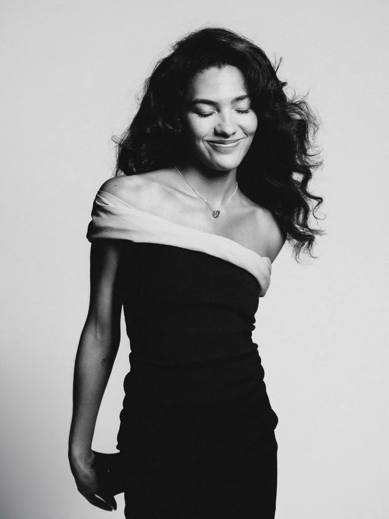 Conoce a Olivia Dean: la propuesta más fresca del neo-soul y el pop